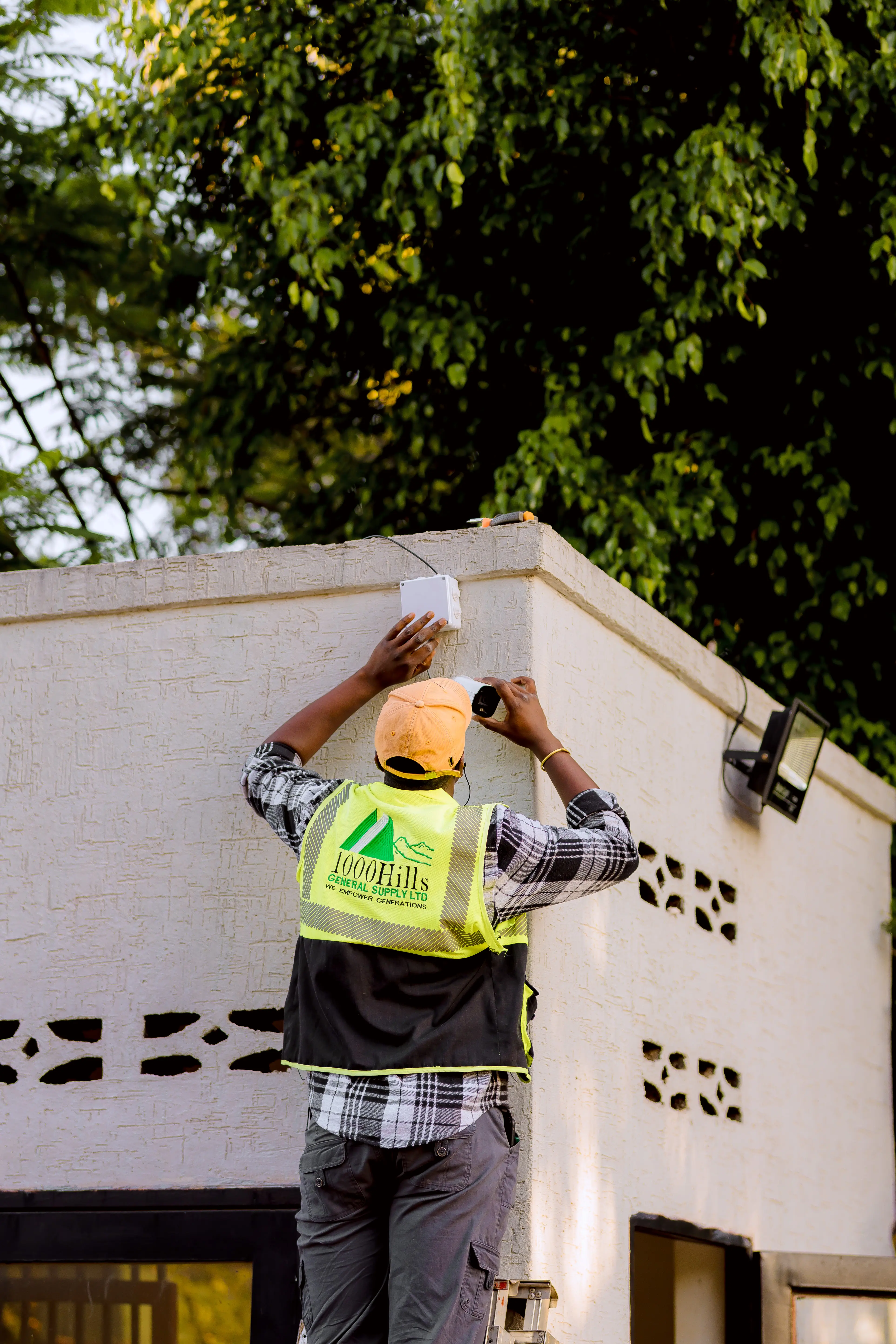 1000Hills technician on site during security system installation